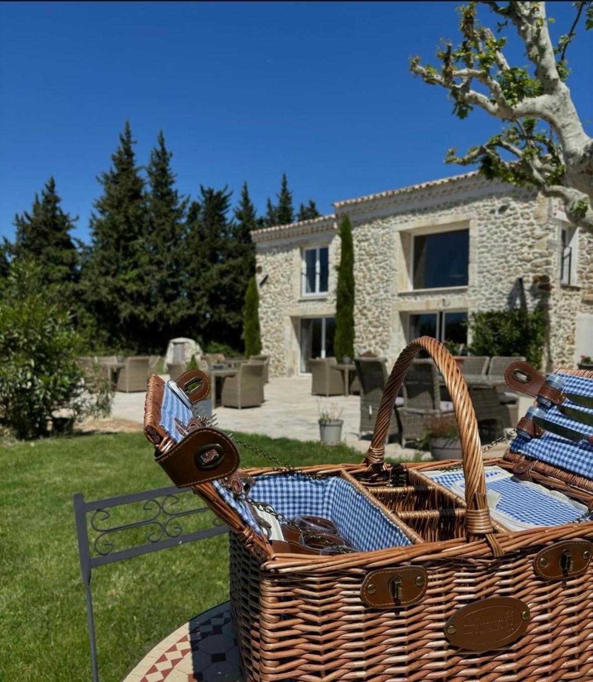 La Petite Plaine Hotel Clansayes Exterior photo